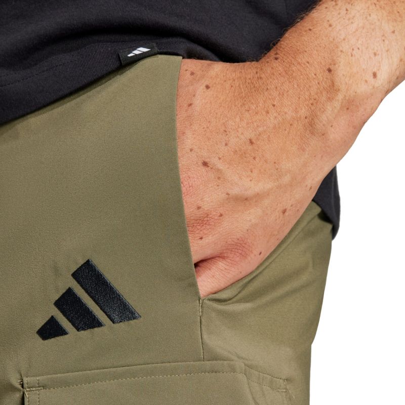 Shorts Cargo Chelsea con Logo Piccolo adidas Essentials M JD1827