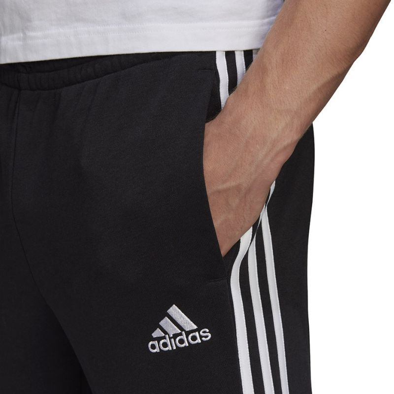 Pantaloni adidas Essentials Tapered Cuff 3 Stripes M GK8831