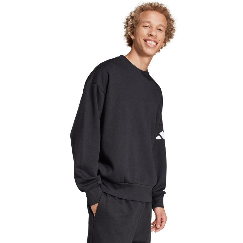 Felpa girocollo da uomo adidas Essentials Loose Fit con logo a 3 barre nero JF3542