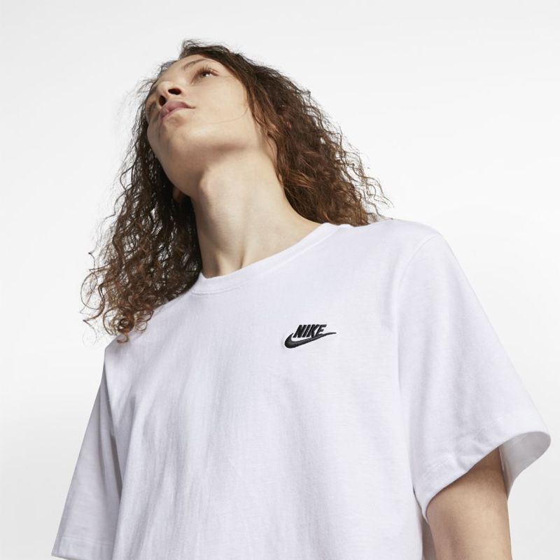 T-shirt Nike NSW Club M AR4997-101